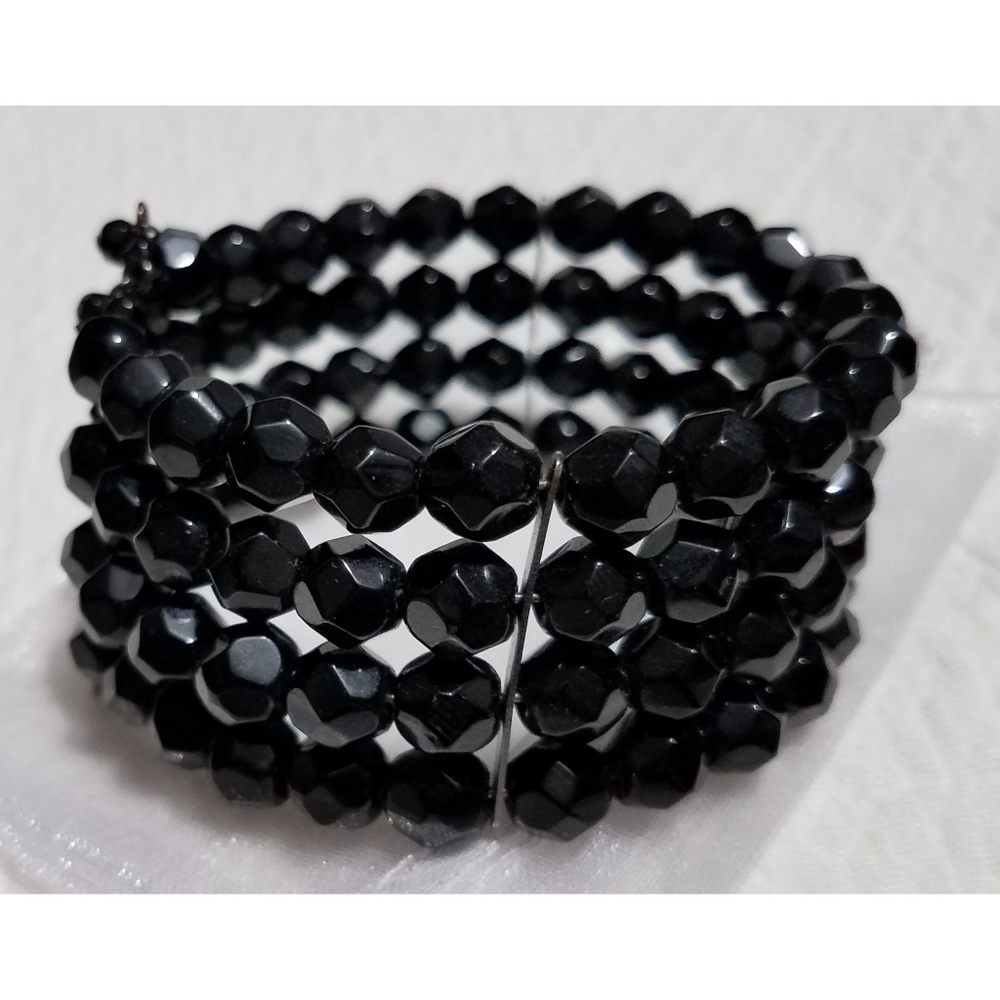 Black beaded bracelet
